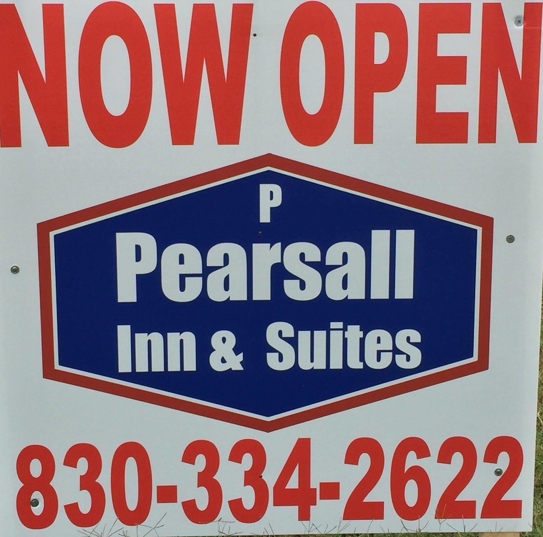 Pearsall Inn And Suites Екстериор снимка